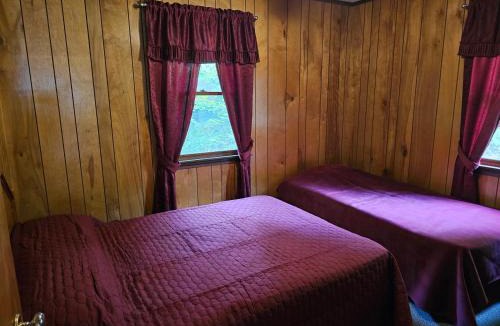 Lake George Cabin | The Gold Eagle