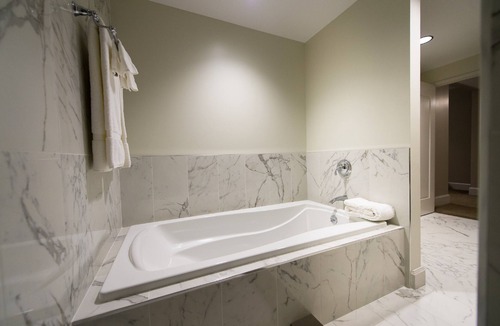 Bedford Hotel | The Grand at Bedford Village Inn