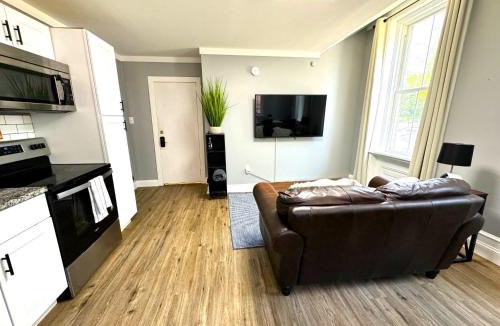 Wilmington Apartment | The Grayson at Park Place- cozy and fully updated with King bed free coffee and fast WIFI