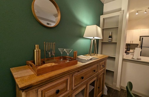 Nassau Bay Apartment | The Green Room 2.0 - 1BD/1BA near NASA JSC