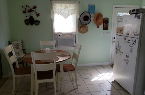 Northwood Cottage | The Guest Cottage in Paradise.