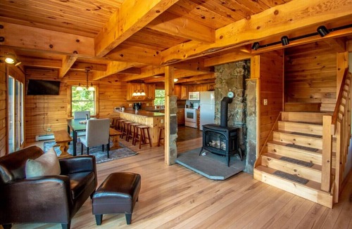 Brownfield House | The Hive at Blue Spruce Lodge White Mnts View