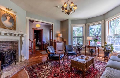 West Woodstock Hotel | The Jackson