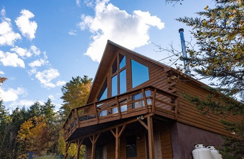 Woodsville House | The Lake's End - Beautiful Lakefront Log Home in the White Mountains