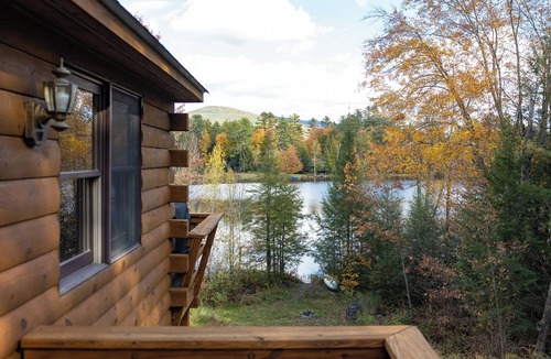 Woodsville House | The Lake's End - Beautiful Lakefront Log Home in the White Mountains