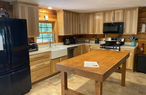 Gilford House | The Lakes Region Log Cabin