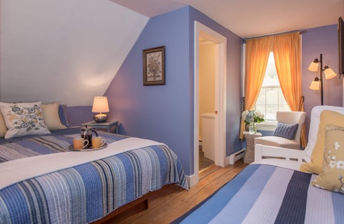 West Woodstock Hotel | The Lincoln Inn & Restaurant At The Covered Bridge
