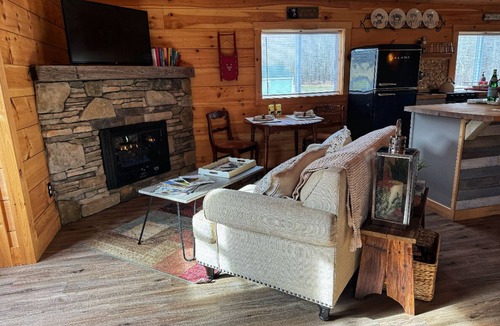 Prattsville Apartment | The Loft at Bearpen Mountain-Ski, Hike, Snowmobile!