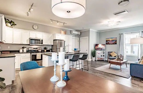 Bridgton Apartment | "The Nest" 2-Bedroom Flat in downtown Bridgton