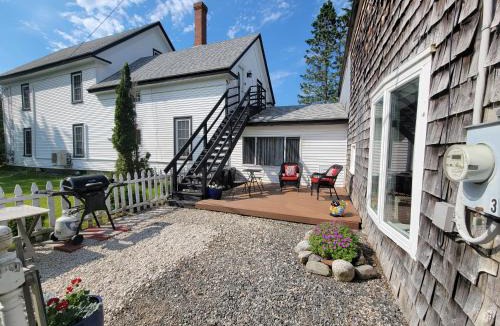 Searsport Apartment | The Nest and Captains Quarters