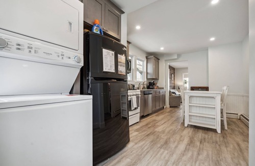 Hampton Apartment | The Porch | Ocean Views | New Design | A/C