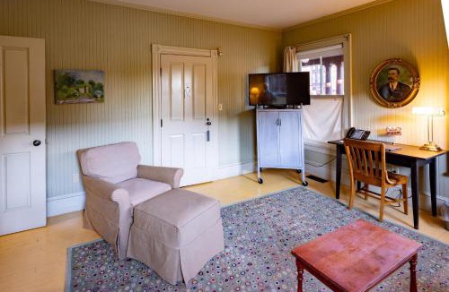 North Adams Hotel | The Porches Inn at Mass MoCA