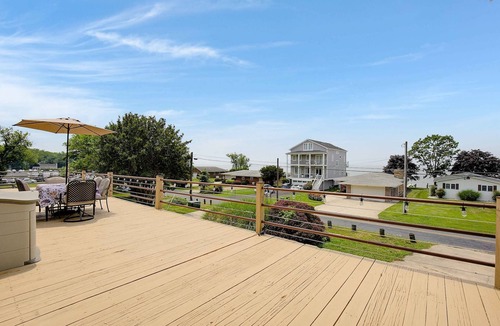 Stevensville House | The Private Pool is OPEN with Bay Views & Steps from The Kentmorr Beach Bar and Grill