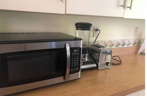 Old North End Apartment | The Sanctuary: 3 Bedrooms, Easy Walking, +Parking!nn