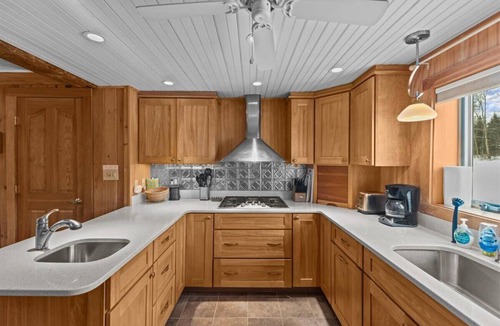Eastern Vermont House | The Ski Barn-Restored Historic Home Near Stowe/Jay