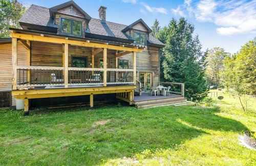 Eden House | The Stargazer at Lake Eden