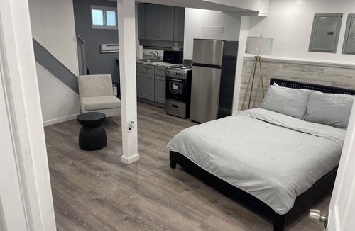 South Side Apartment | The studio apartment has just been redesigned, with floor walls and furniture!