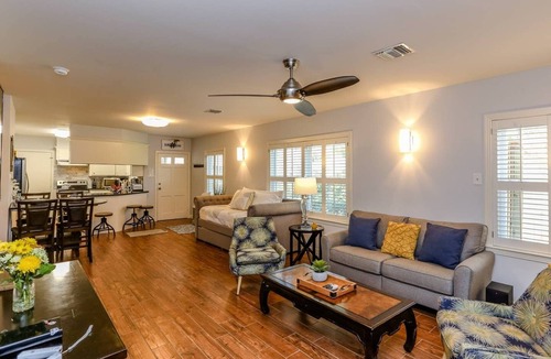 Braeburn House | The Texas Bluebonnet - Garden and Spa w/Fast Wi-Fi and Free Parking