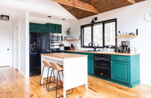 East Dorset Ski Chalet | The Vermont Hideaway. Cozy up in this newly remodeled chalet.