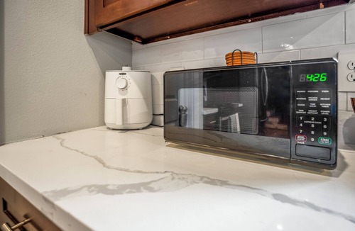 Riverside Terrace Bed & Breakfast | The Vibe 3bd X 4b I Downtown l Med Center I NRG Stad l Free Parking