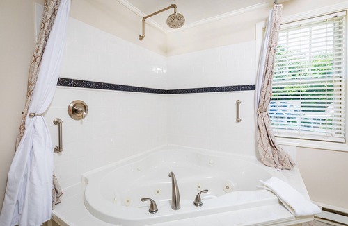 Hampton House | The Victoria Inn
