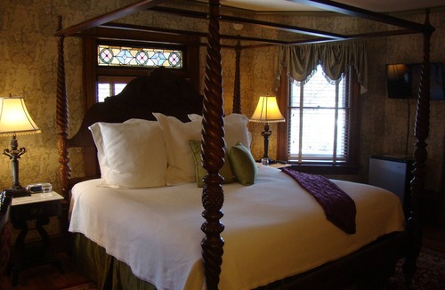 Woodstock Hotel | The Village Inn of Woodstock
