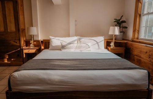 East Burke Hotel | The Village Inn