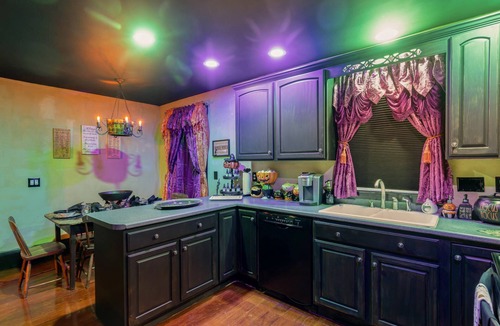 Salem Condo | The Warlock House