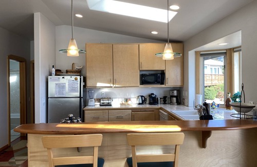 Sandpiper Village House | The Waves House! Breathtaking Ocean View, Hot Tub, King Beds, Dog-Friendly.