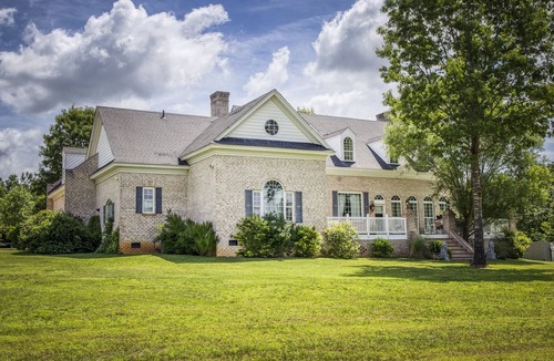 Drakes Branch House | The White House; located at the foothills of the Shenandoah Valley.