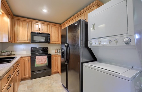 Bausman House | The Willow Street Cottage/close to Willow Valley/2 bed/1 bath