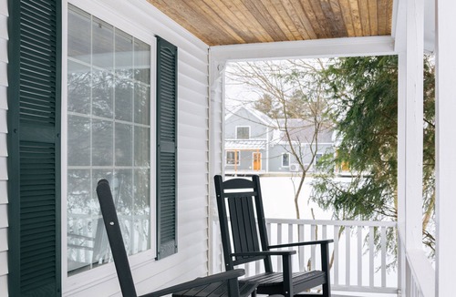 Manchester Center House | The Winterberry Farmhouse: in-town modern retreat
