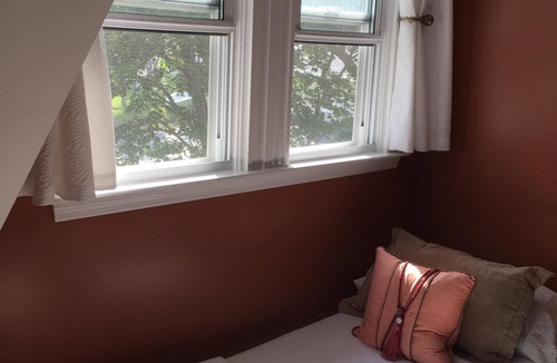 Hull Bed & Breakfast | Third Floor Suite in waterfront Victorian on peninsula surrounded by ocean