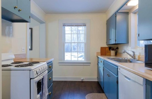 Manchester Cottage | This cottage is a 1 bedroom(s), 1.5 bathrooms, located in Manchester, VT.