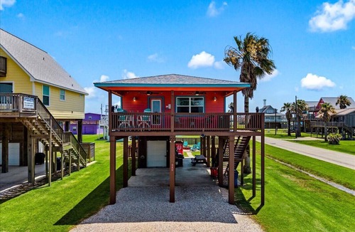 Surfside Beach House | This is a Sweet Little Custom Home Located on the Pedestrian Beach Near Fishing