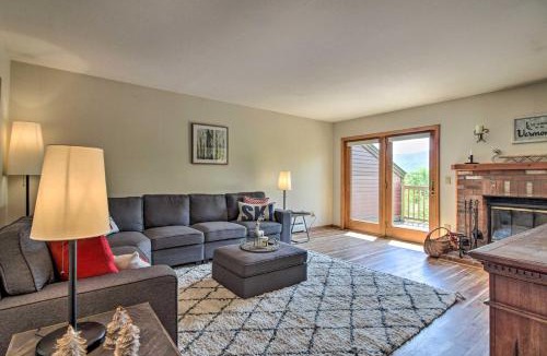 West Dover House | Timber Creek Townhome with 2 Decks and Mtn Views!