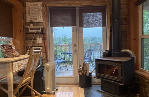 St. Cloud Cabin | Tiny rustic cabin next to the Mississippi River