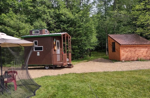 Lincoln Cabin | Tiny Tiny Caboose Cabin Replica