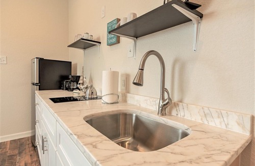 Galveston Condo | Top floor upscale contemporary space with great views and great location