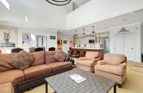 Stratton Mountain Condo | Top Flr Duplex 4BR 4BA - Walk to All @ Stratton Mt