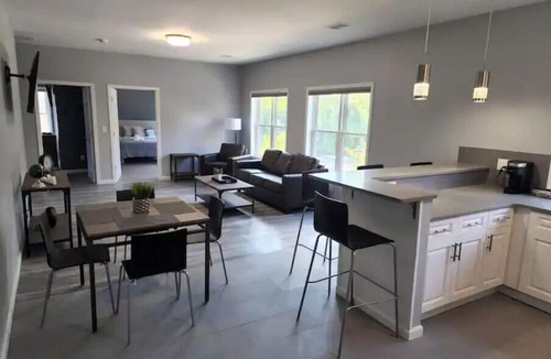 Downtown Niagara Falls House | Townhomes at the Falls - 314 F Upper - Buffalo Aven2 Blocks from the Falls!