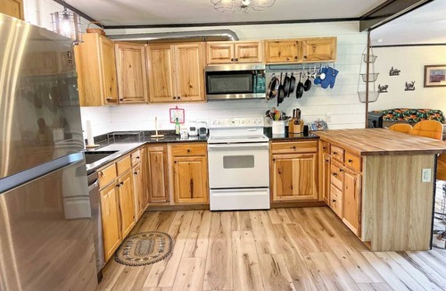 Moretown House | Traditional Vermont Ski Chalet Central to Mad River Valley and Stowe