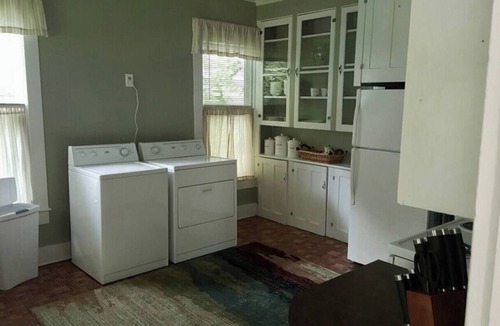 Greenwich House | Tranquil Country Home with Small Town Charm