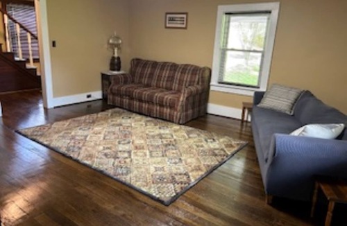 Simmonsville House | Tranquil Escape in New Castle