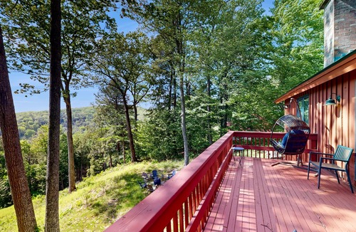 Quechee Cabin | Tranquil & renovated dog-friendly home with mountain views, W/D, AC