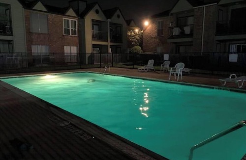 Nassau Bay Condo | Tranquility Base waterfront/pool 1-bedroom condo