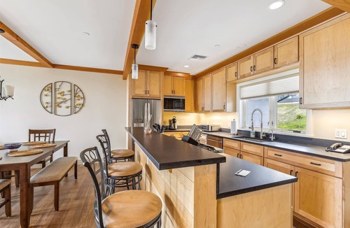 Moscow Villa | Trapp Hill View: 2 br, fireplace, a/c, deck & views, resort amenities!