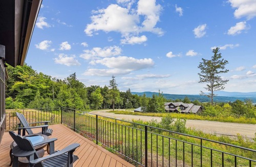 Moscow Villa | Trapp Hill View: 2 br, fireplace, a/c, deck & views, resort amenities!