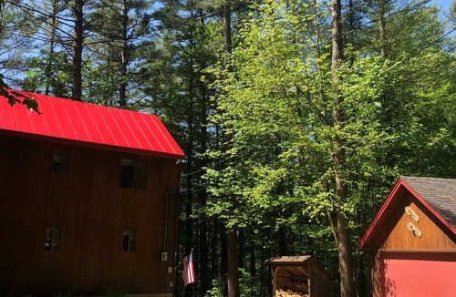 Ludlow House | Traveling with kids? Try this secluded & updated 3-bedroom home close to Okemo
