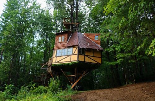 Braintree Other | TREE HOUSE with 850 feet ZIP LINE
